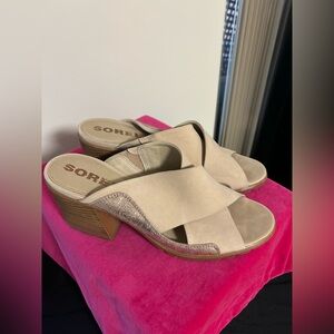 Sorel Women's Cream and Silver Block Heel Mules